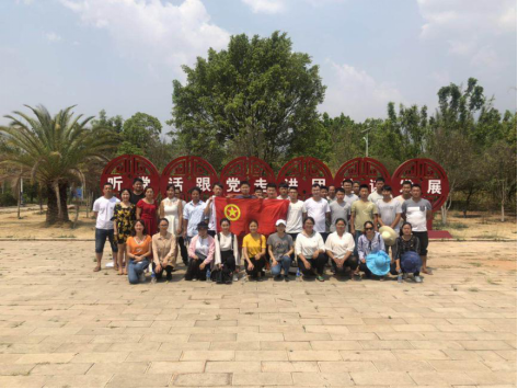 盘溪镇总人口_玉溪华宁盘溪镇图片(3)