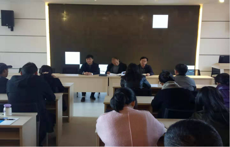 第043期 20190226华宁县教育体育局召开新老局长交接会184.png 第043期 20190226华宁县教育体育局召开新老局长交接会184.png