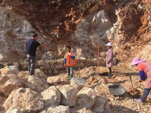 预警台照片1.jpg 预警台照片1.jpg