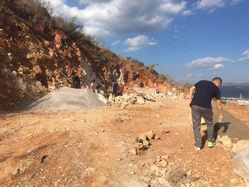 预警台照片2.jpg 预警台照片2.jpg