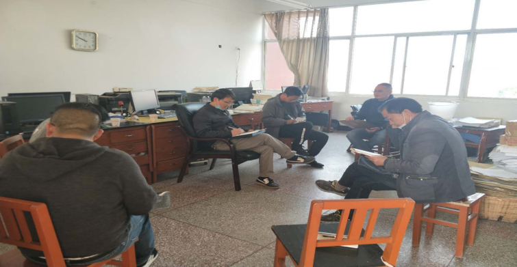 第086期 20200325华宁县教育体育局副局长赵建文深入中学对初三毕业班教学工作进行调研指导439.png 第086期 20200325华宁县教育体育局副局长赵建文深入中学对初三毕业班教学工作进行调研指导439.png